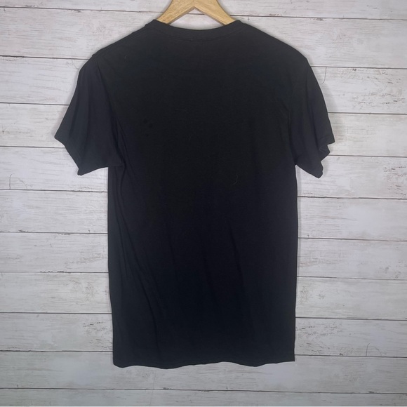 Yellowstone Dutton Ranch Horse Black T-shirt Small - Picture 4 of 4